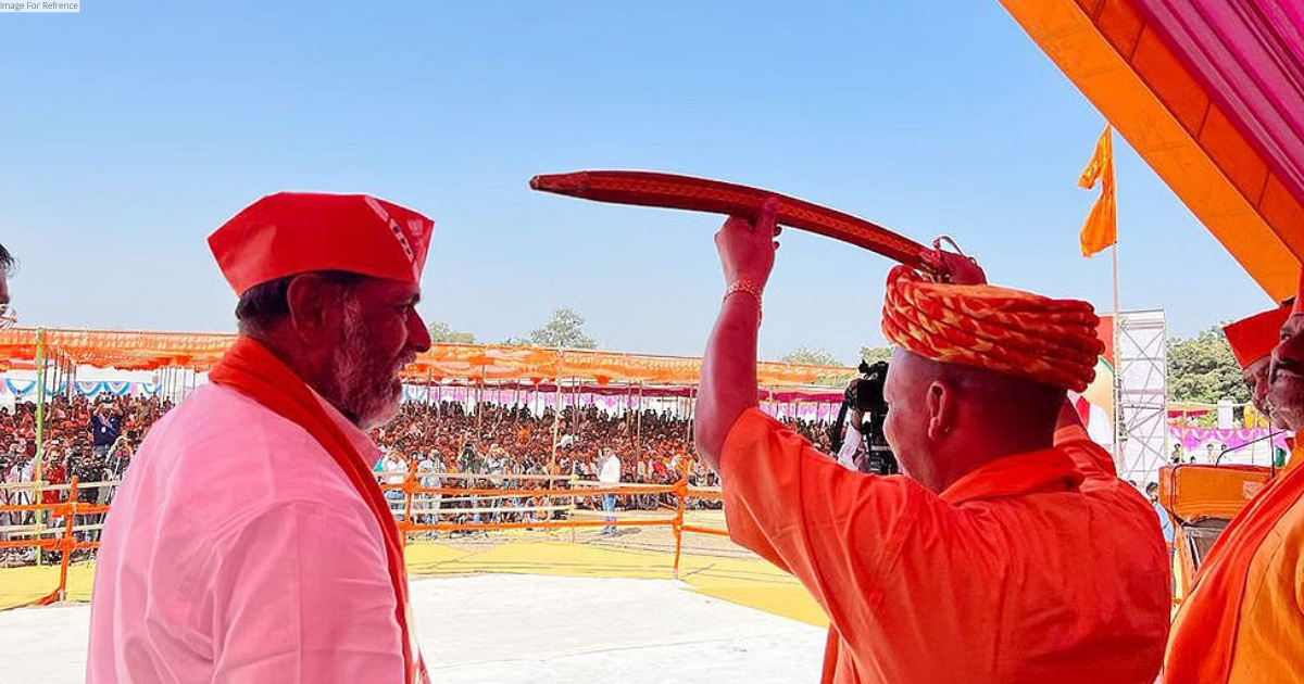 It's time to immerse Congress in Narmada: Yogi in Gujarat